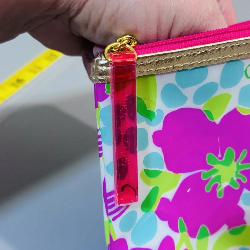 Lilly Pulitzer Green Pink Blue Vinyl Zip Top Cosmetic Case Bag Storage Pretty